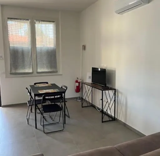 Apartment Mini Loft Rina - Stazione Migliarina La Spezia